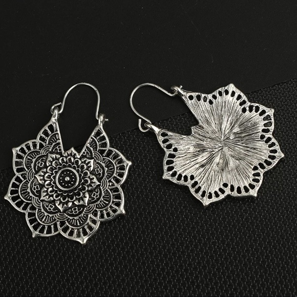 New Vintage Antique Silver Color Lotus Flower Meta - Picture 3 of 3